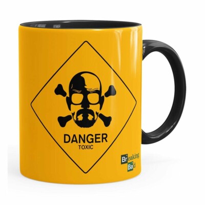 Caneca Breaking Bad Heisenberg Danger Toxic Preta
