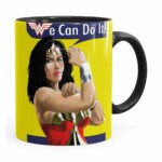 Caneca Mulher Maravilha We Can Do It! Preta