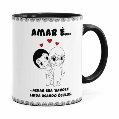 Caneca Amar é Achar Sua Garota Linda Usando Óculos Preta