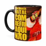Caneca Natal Skol Com Refri Aqui Não V01 Preta