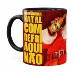 Caneca Natal Skol Com Refri Aqui Não V02 Preta