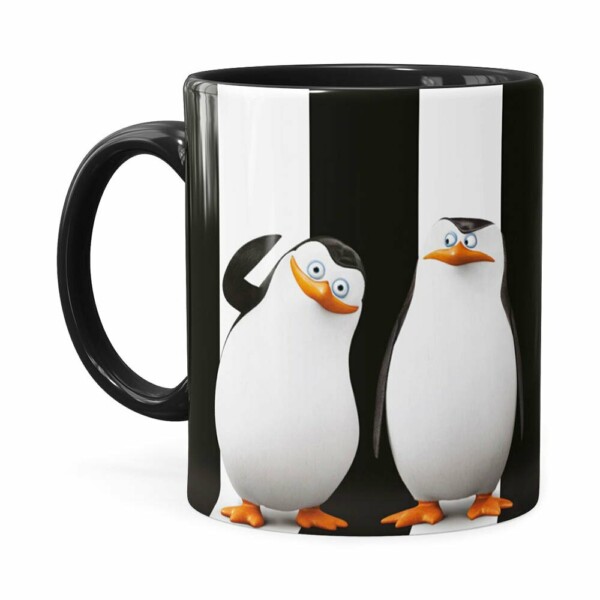 Caneca Pinguins De Madagascar Preta