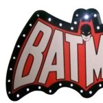 Placa Decorativa Batman Led 66x33cm
